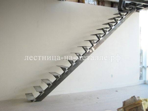 монокосоур из профильной трубы